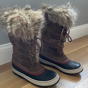 Sorel Joan of Arctic waterproof boot Size 9